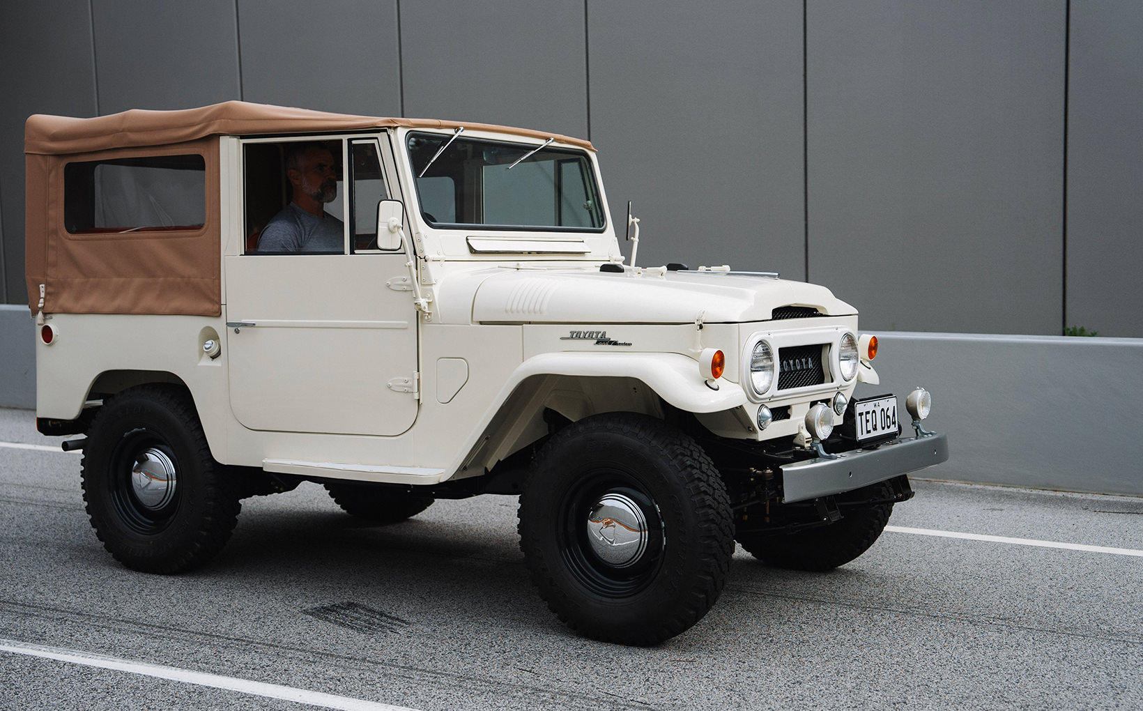 لندکروز سری 40
